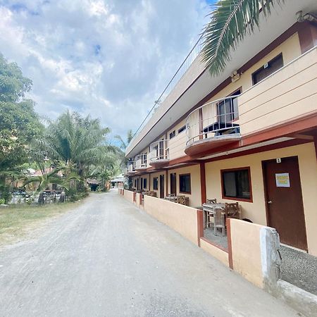 Reddoorz Hostel At Megans Paradisio Beach Resort サン・アントニオ エクステリア 写真