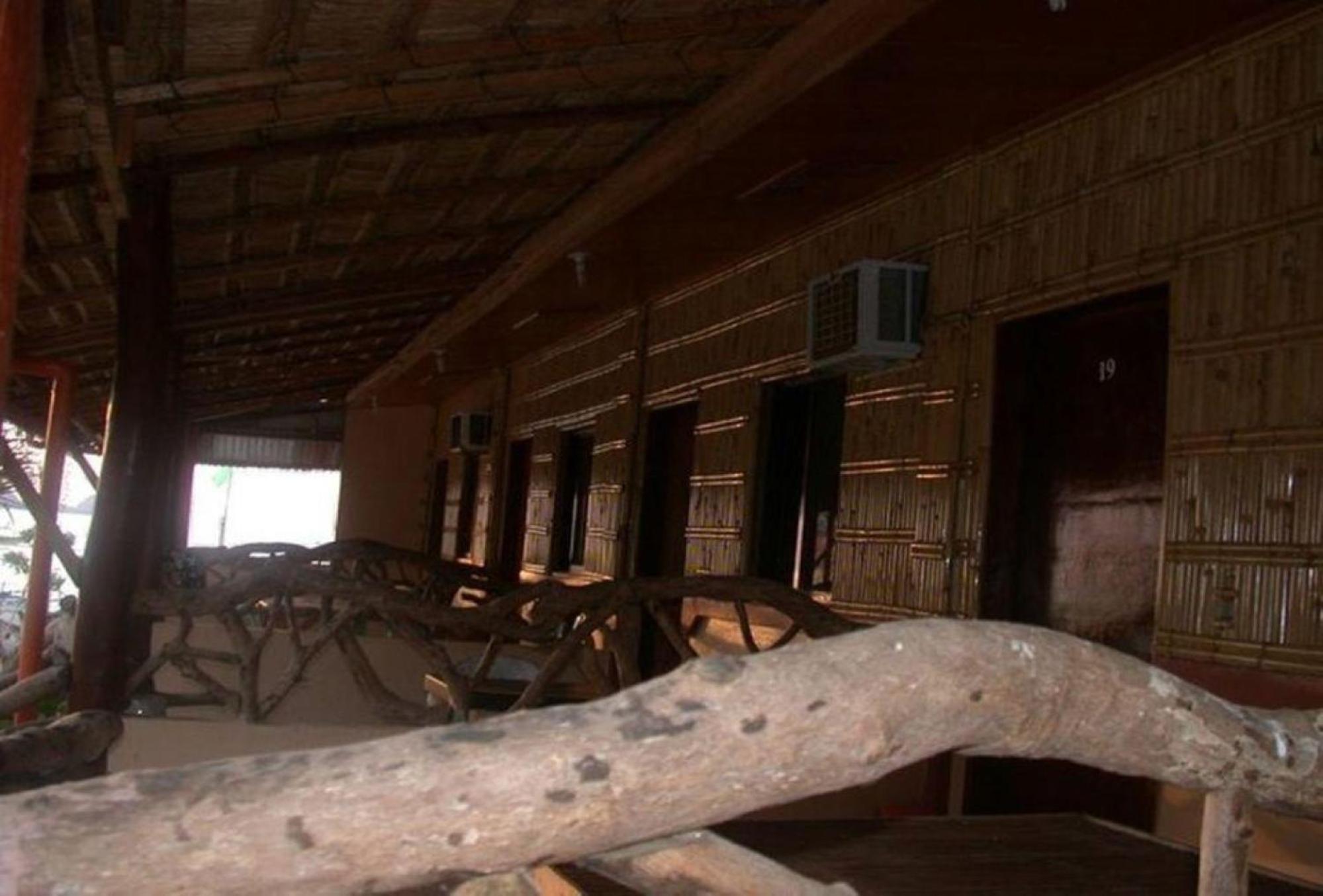 Reddoorz Hostel At Megans Paradisio Beach Resort サン・アントニオ エクステリア 写真