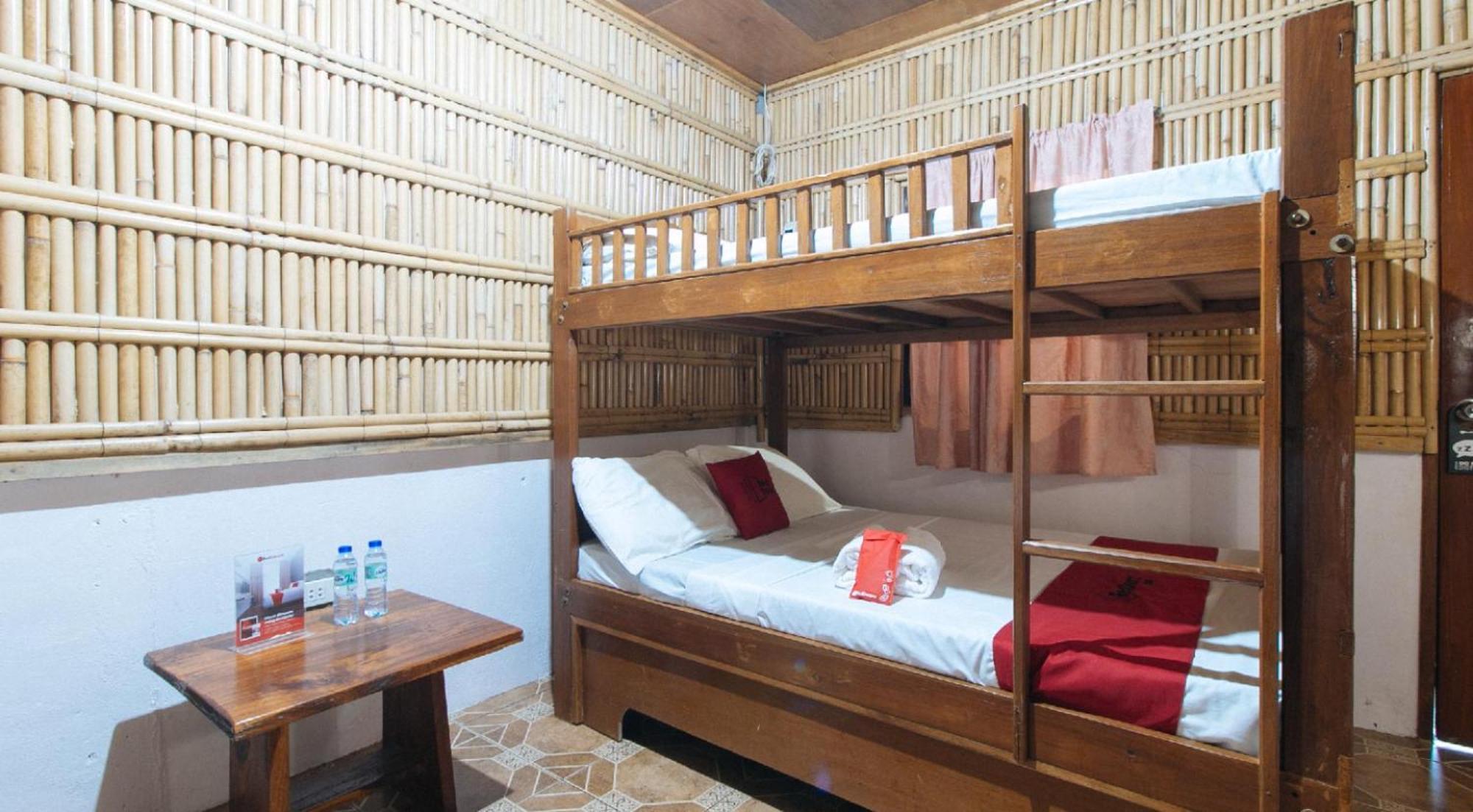 Reddoorz Hostel At Megans Paradisio Beach Resort サン・アントニオ エクステリア 写真